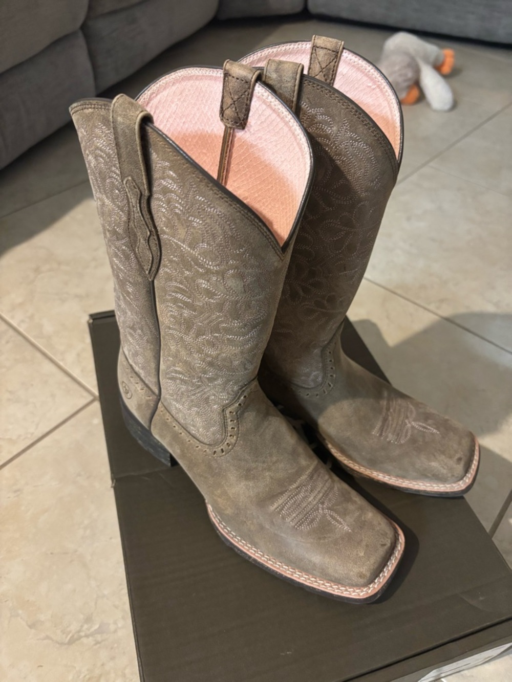 Ariat Round Up Remuda Western Boots with Pink Lining
